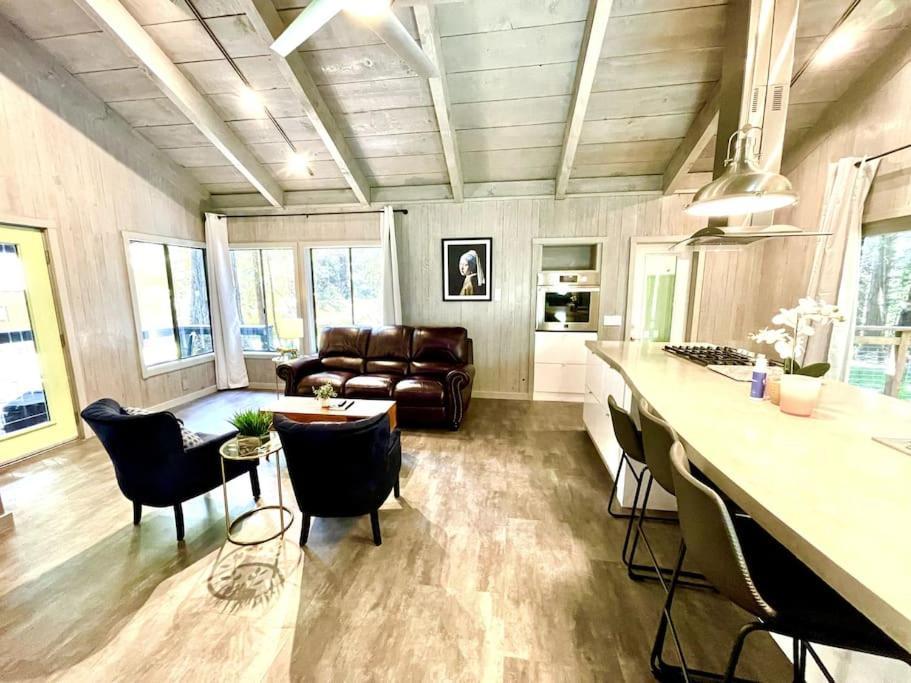 Modern House W. Fast Internet In 1 Acre Land Villa Occidental Buitenkant foto