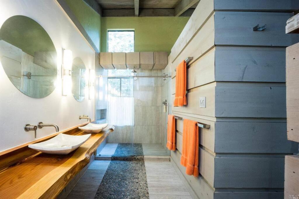 Modern House W. Fast Internet In 1 Acre Land Villa Occidental Buitenkant foto