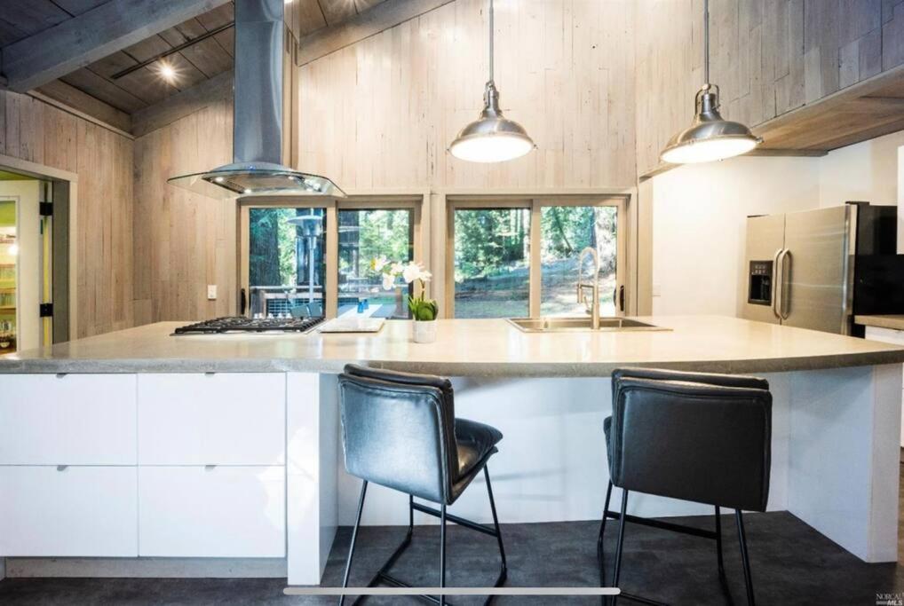 Modern House W. Fast Internet In 1 Acre Land Villa Occidental Buitenkant foto